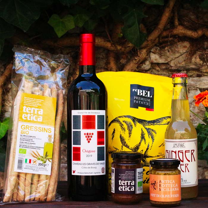 Coffret bien-être avec cosmétiques naturels et produits écologiques