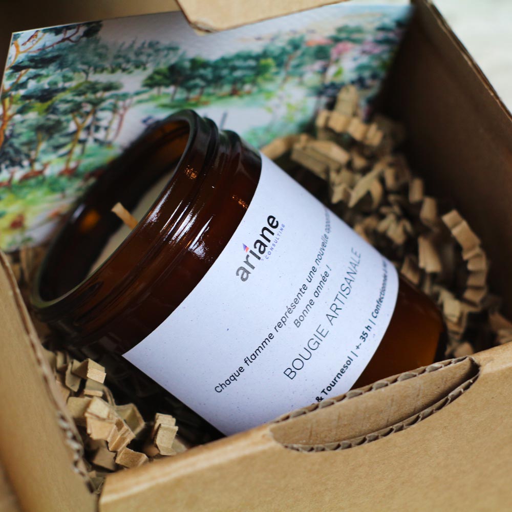 Bougie parfumée gravée au nom de l’entreprise, un cadeau raffiné