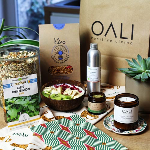 Coffret cadeau printanier composé de produits artisanaux