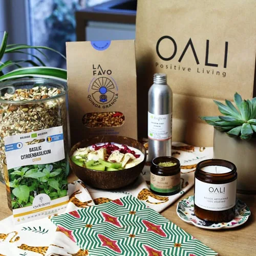Coffret cadeau printanier composé de produits artisanaux